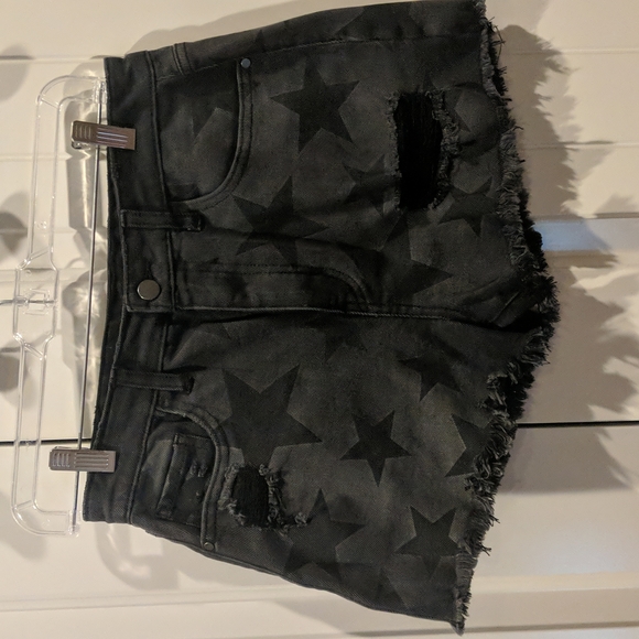 Material girl black denim shorts size 9 - Picture 1 of 6